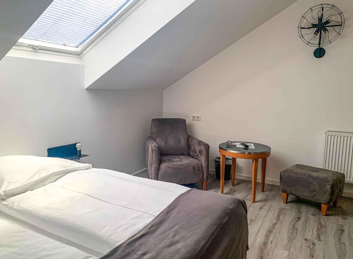 Prima Inn Unterkunft Direkt Ueber Der "Bar Am Minimax" Neuruppin Exterior foto