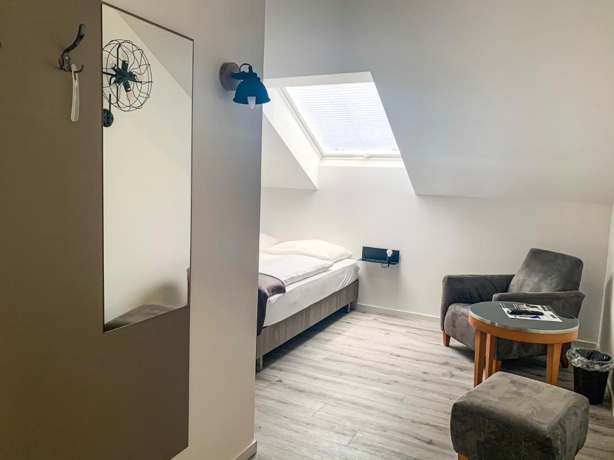 Prima Inn Unterkunft Direkt Ueber Der "Bar Am Minimax" Neuruppin Exterior foto